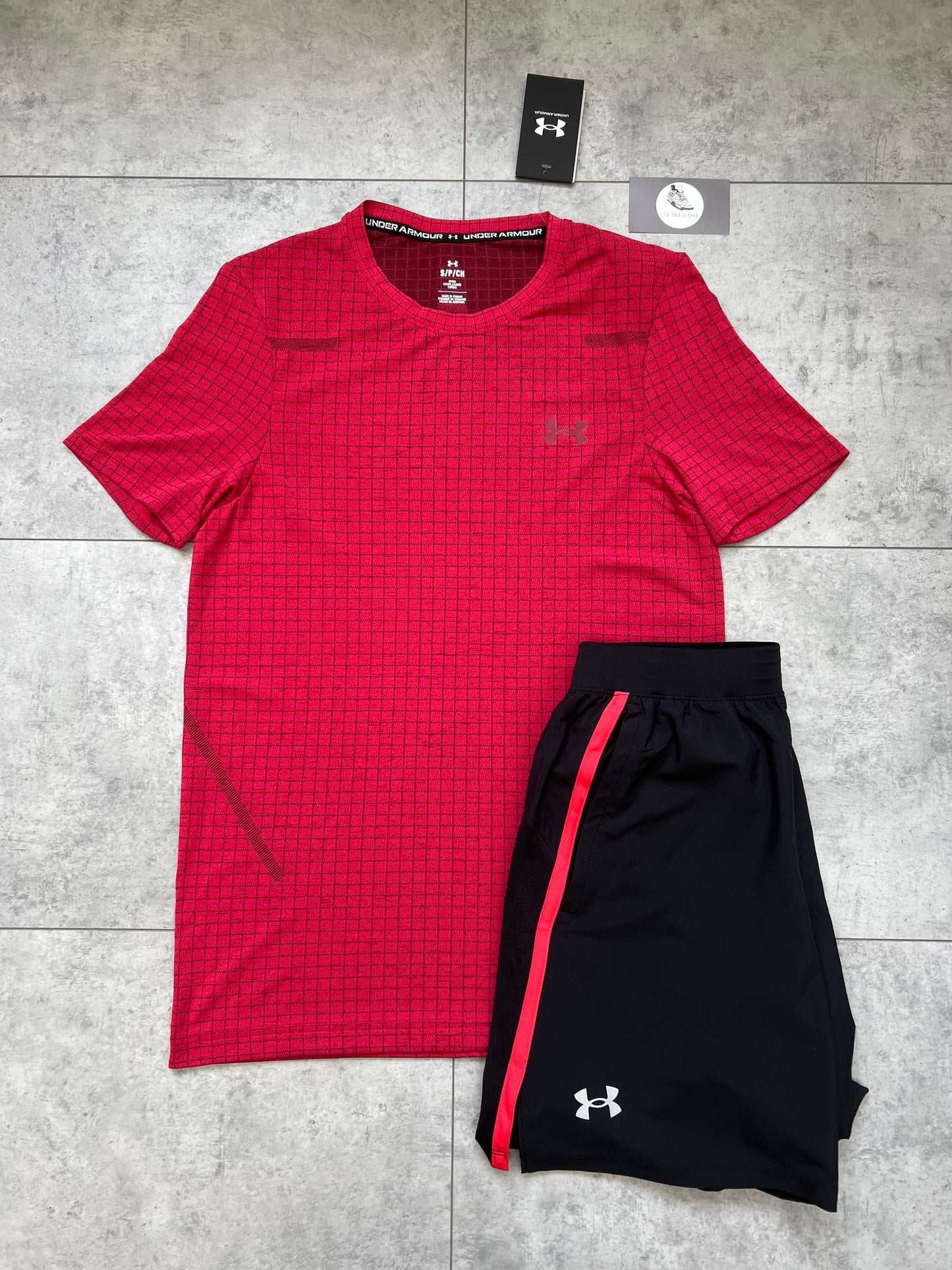 Under Armour Seamless Grid T-shirt + Short Set ‘Red’