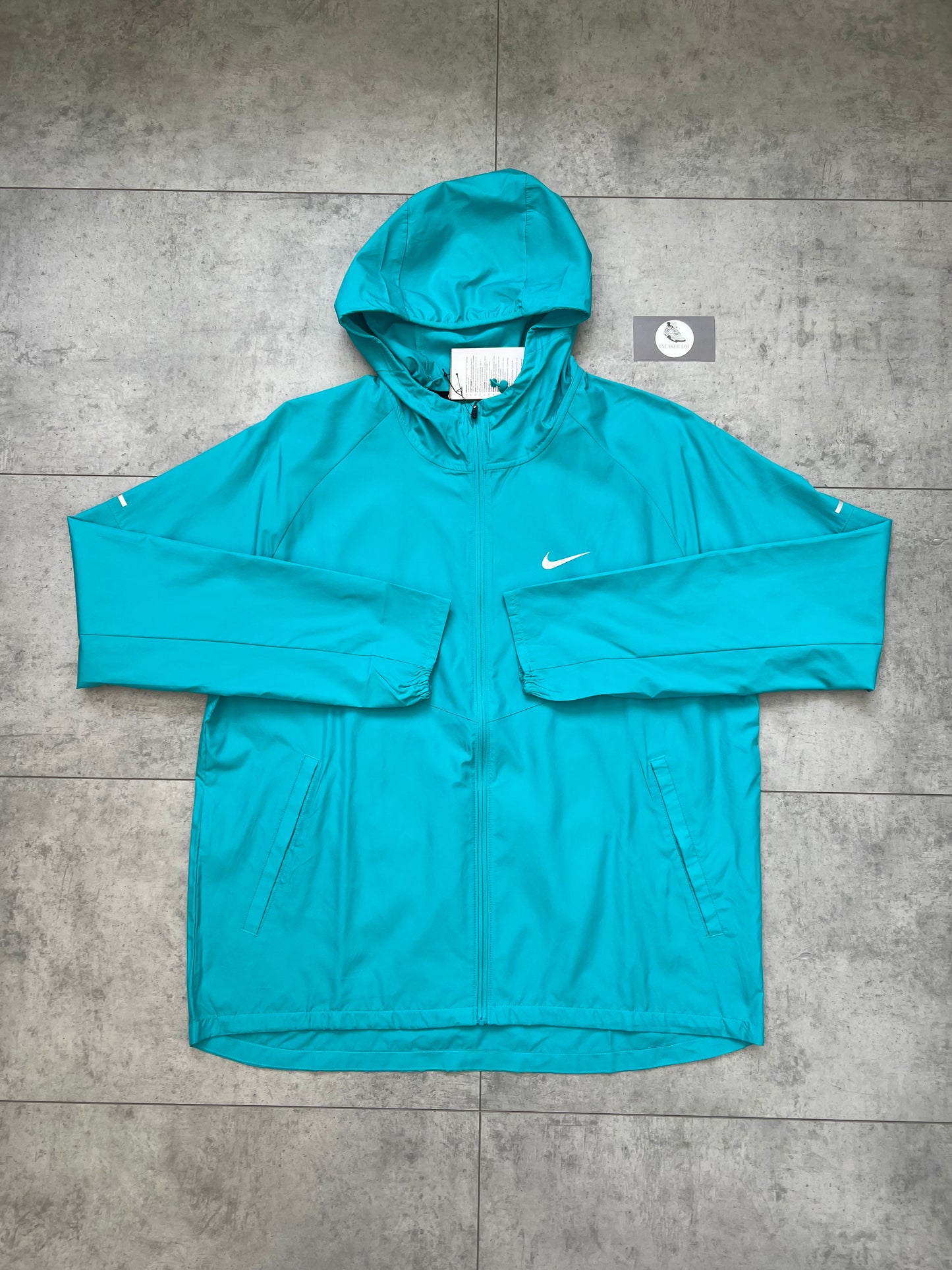 Nike Repel Miler Windrunner Jacket & 7” Challenger Short ‘Dusty Cactus’ Set