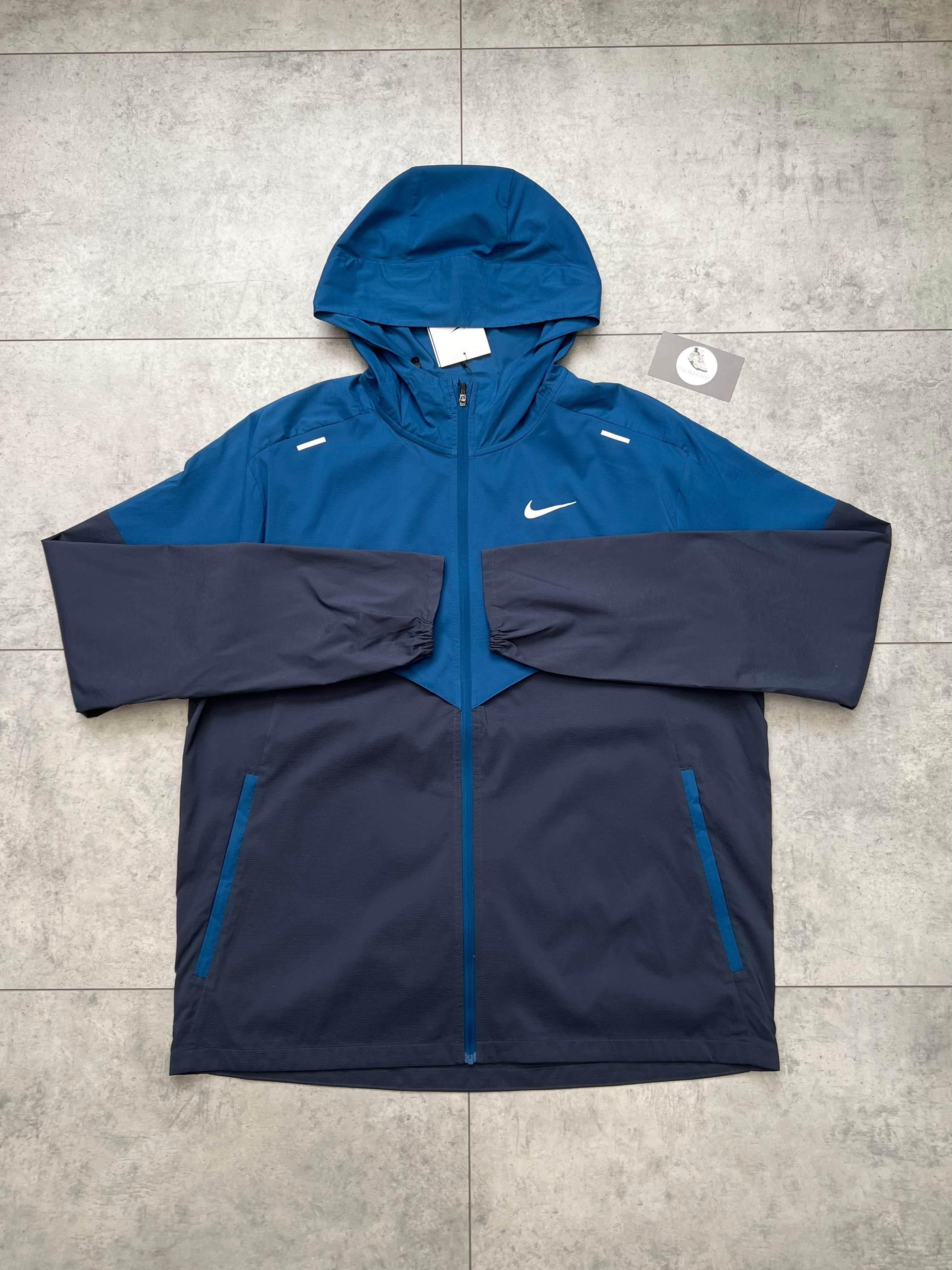 Nike UV Windrunner Jacket Royal Blue Sneaker Dyl nike-uv-windrunner-jacket-royal-blue-sneaker-dyl