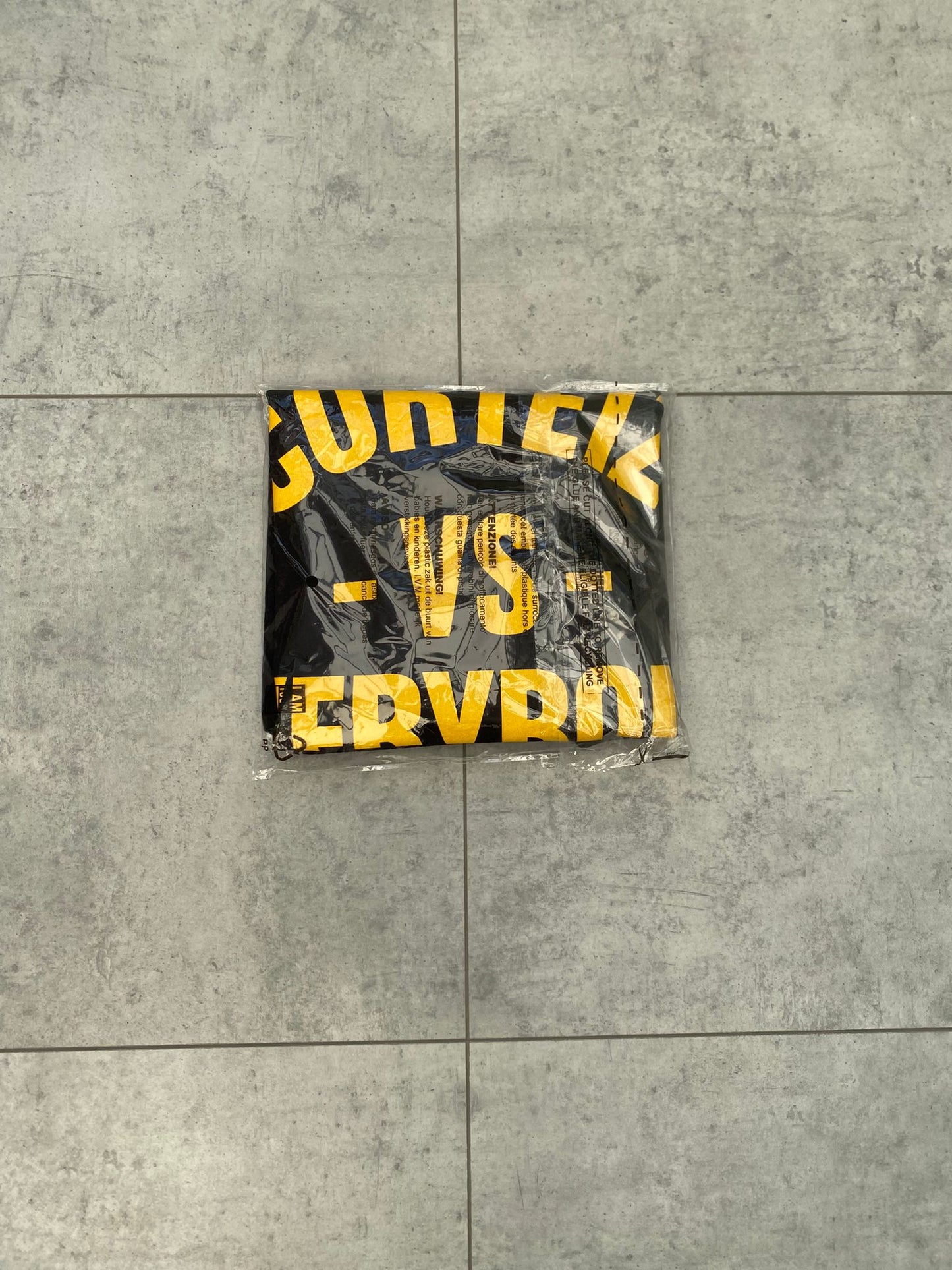 Corteiz Vs Everybody ‘Black/Yellow’ T-shirt