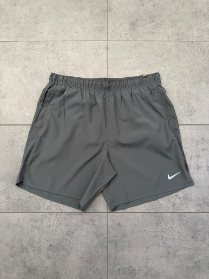 Nike Challenger Shorts 7 Inch ‘Grey’