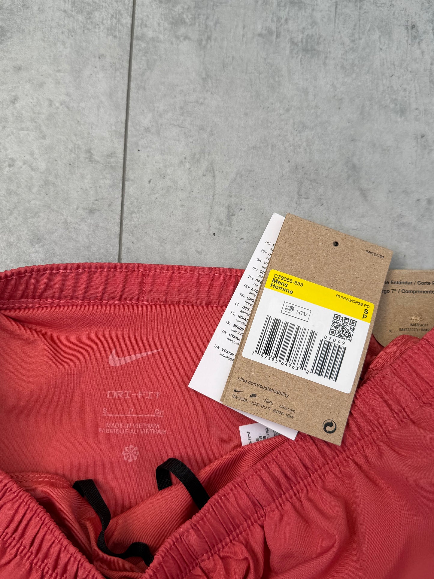 Nike Dri-Fit Challenger Shorts 7” ‘Adobe’