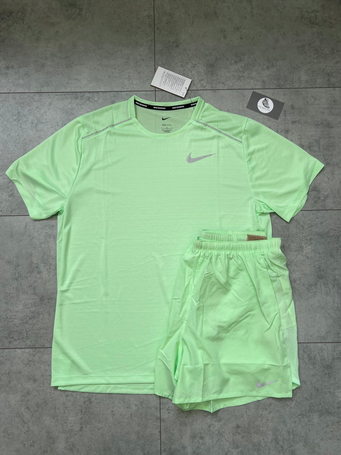 Nike Miler T-shirt & 5” Challenger Short Set ‘Vapour Green’