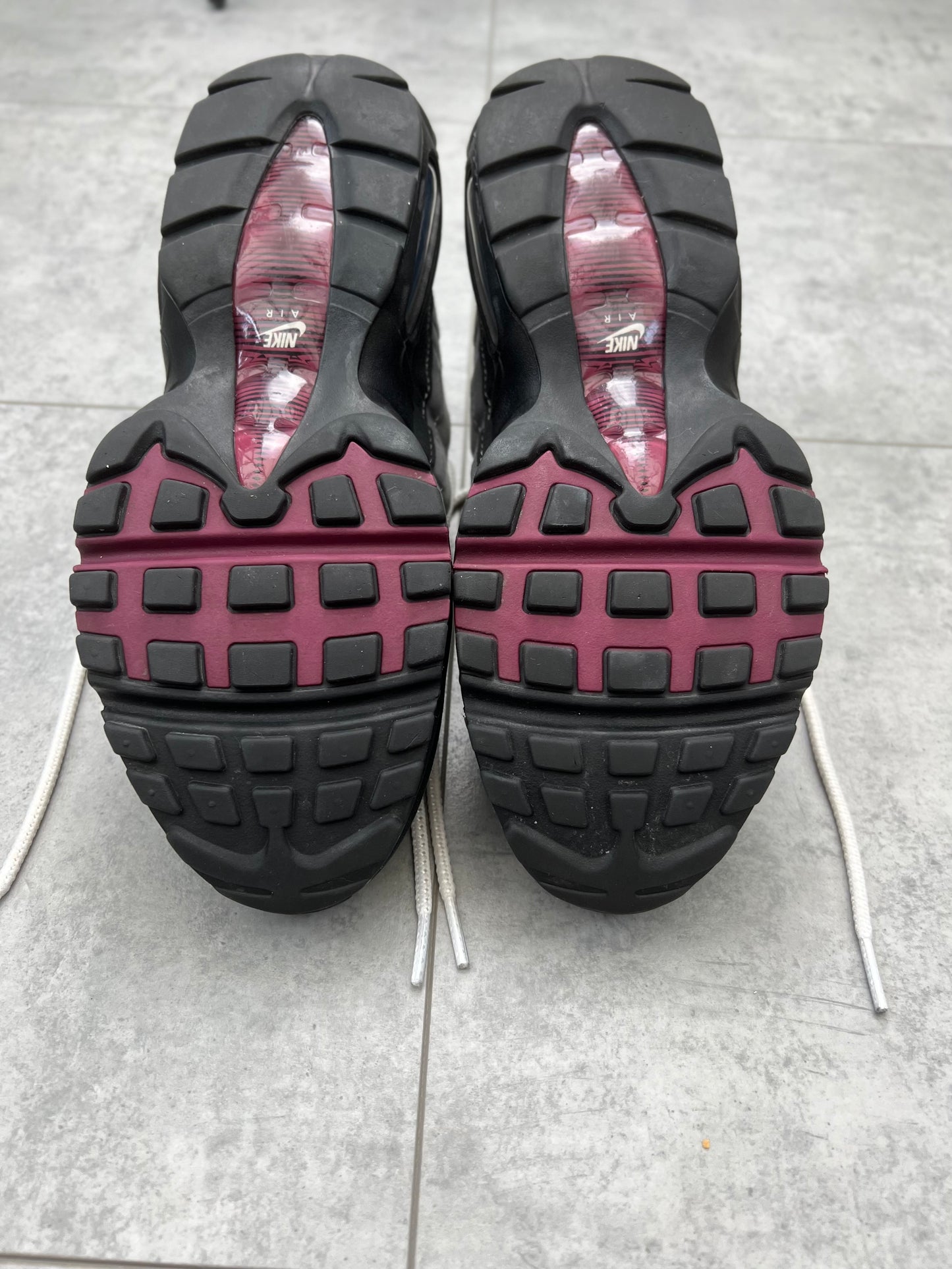 Nike Air Max 95 OG Beetroot - UK7 - Pre-Loved Condition