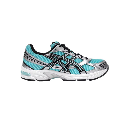 Buy the ASICS Gel-1130 ‘Larimar Blue Silver’ (1203A609-400) at SneakerDyl. Brand new with box. Retro running sneaker with GEL cushioning, breathable mesh, and durable outsole. Stylish blue and silver colourway perfect for everyday wear.